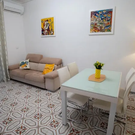 Seasuntour - Bella アパート